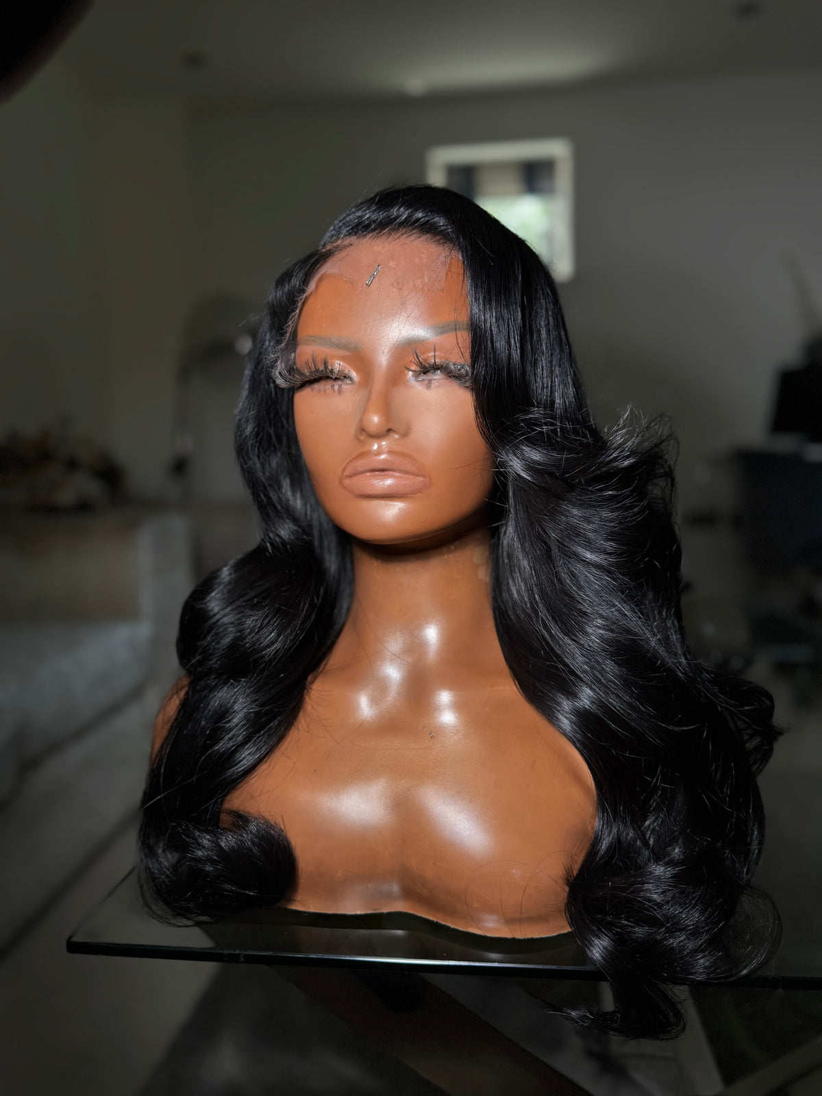 Miss Great Britain (Side-Part) – Jet Black - 4 Bundles - Body Wave Human Hair Wig – HD Lace (Glueless)