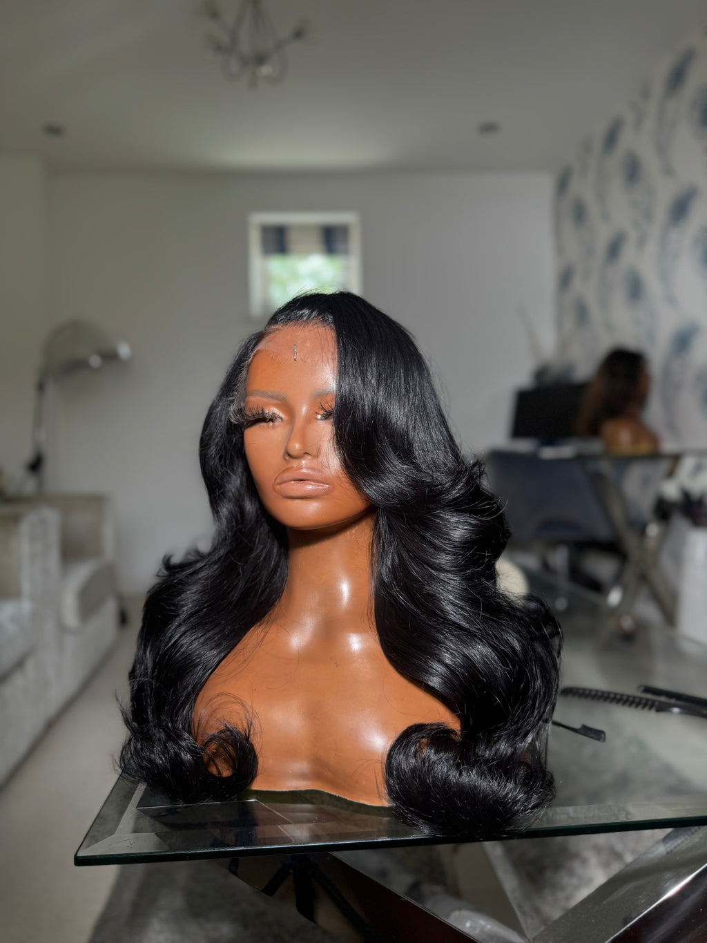 Miss Great Britain (Side-Part) – Jet Black - 4 Bundles - Body Wave Human Hair Wig – HD Lace (Glueless)